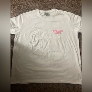 Gallery dept shirt. Size XL